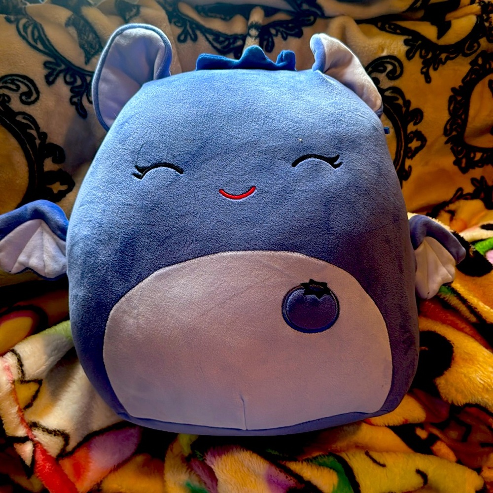 Bessie the blueberry bat 12 inch squishmallow NWT